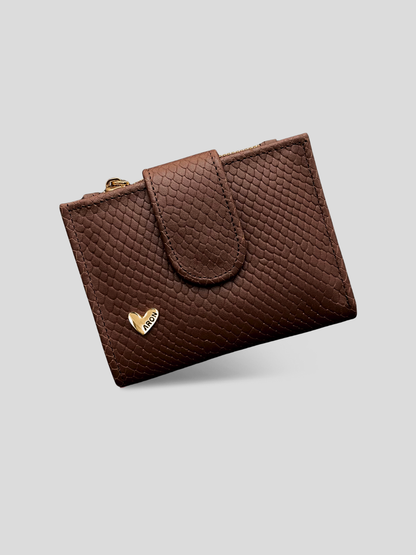 BILLETERA ALANA/BROCHE - BROWN